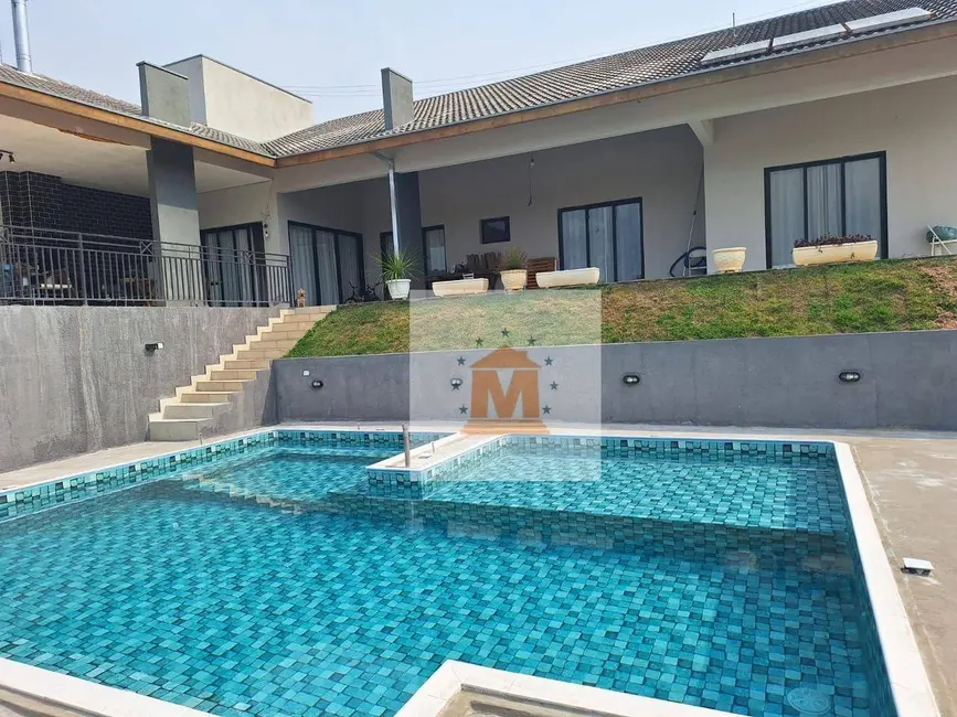 Foto 8 de Sobrado com 3 quartos à venda, 1980m2 em Condomínio Parque Vale dos Lagos, Jacarei - SP