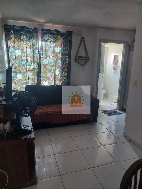 Foto 1 de Apartamento com 2 quartos à venda, 49m2 em Guararema - SP