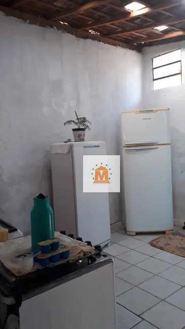 Foto 3 de Casa com 2 quartos à venda, 190m2 em Vila Formosa, Jacarei - SP