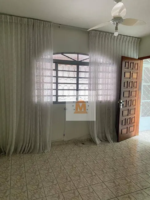 Foto 1 de Casa com 2 quartos à venda, 150m2 em Jardim das Indústrias, Jacarei - SP