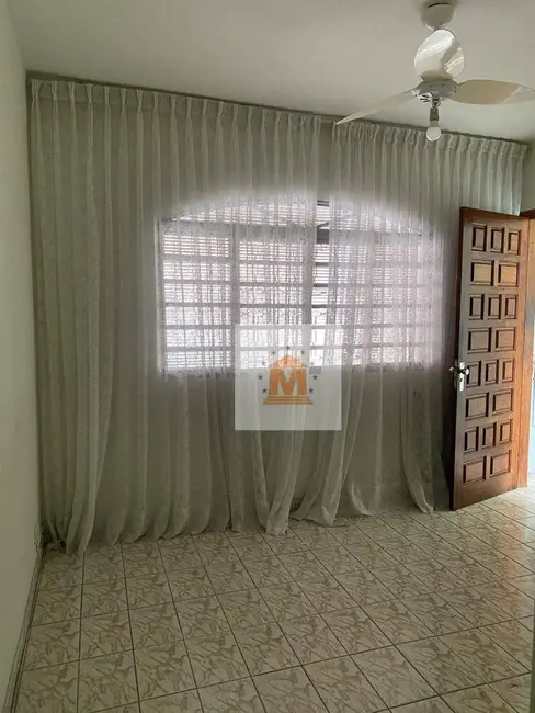 Foto 6 de Casa com 2 quartos à venda, 150m2 em Jardim das Indústrias, Jacarei - SP