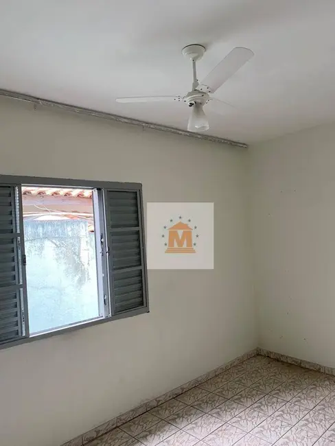 Foto 9 de Casa com 2 quartos à venda, 150m2 em Jardim das Indústrias, Jacarei - SP