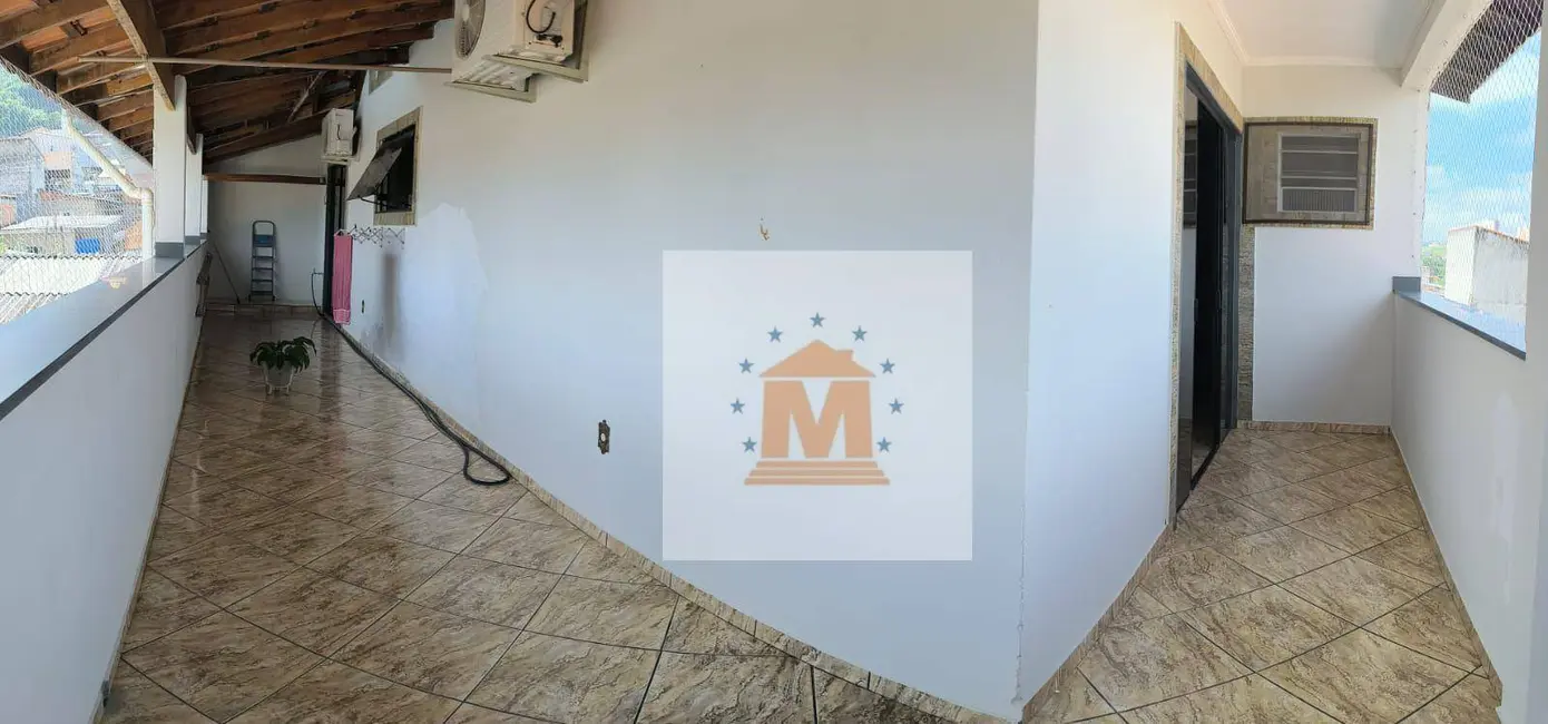 Foto 3 de Sobrado com 3 quartos à venda, 405m2 em Parque dos Príncipes, Jacarei - SP