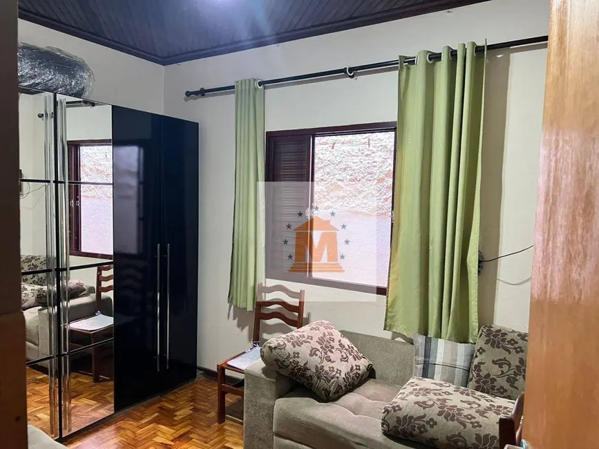 Foto 2 de Casa com 4 quartos à venda, 150m2 em Jardim Esper, Jacarei - SP