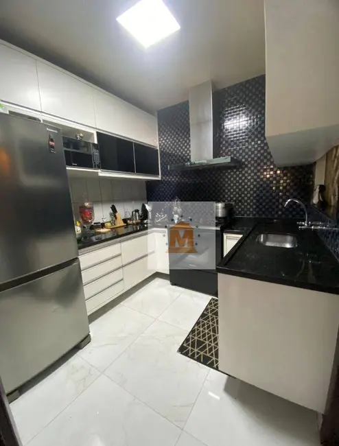 Foto 6 de Sobrado com 2 quartos à venda, 310m2 em Vila Formosa, Jacarei - SP