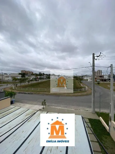 Foto 5 de Sobrado com 3 quartos à venda, 200m2 em Jardim Jacinto, Jacarei - SP