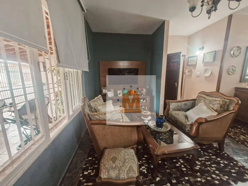 Foto 8 de Casa com 3 quartos à venda, 187m2 em Jardim Santa Maria, Jacarei - SP