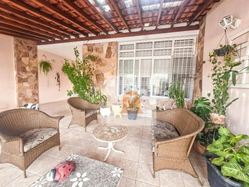 Foto 1 de Casa com 3 quartos à venda, 187m2 em Jardim Santa Maria, Jacarei - SP