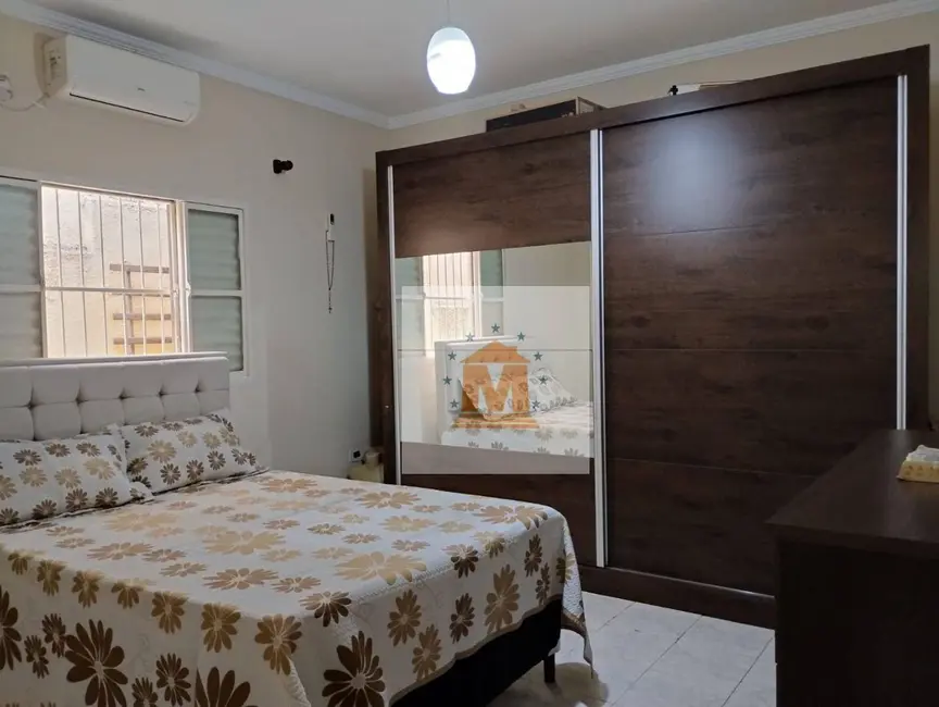 Foto 4 de Casa com 2 quartos à venda, 148m2 em Jardim das Indústrias, Jacarei - SP