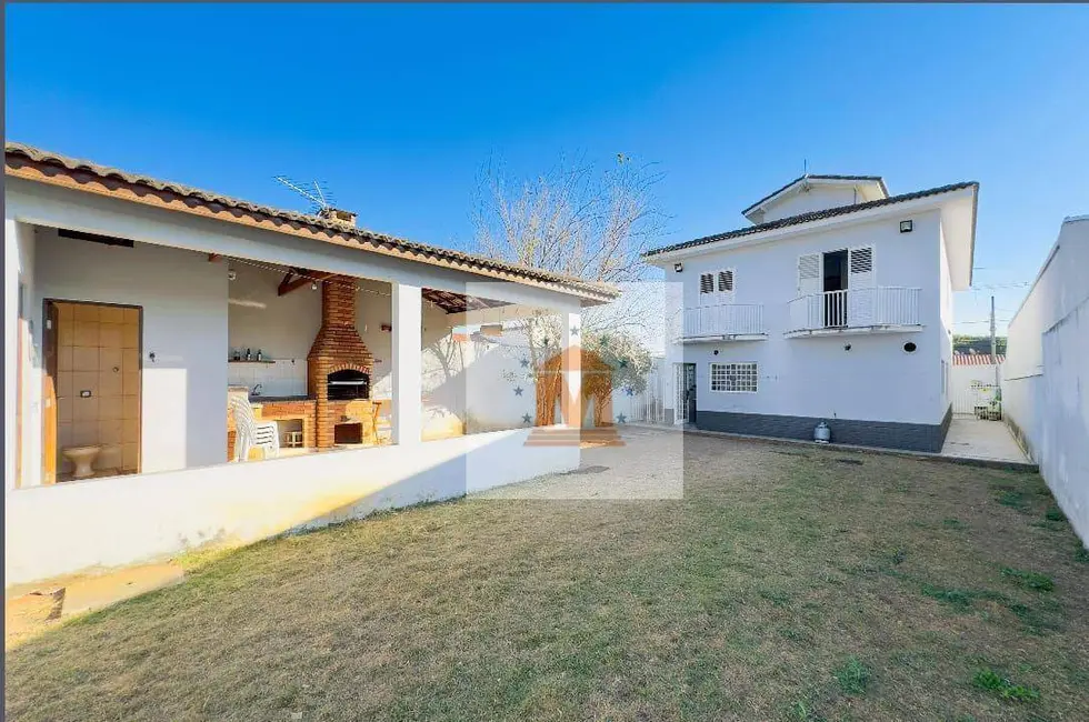 Foto 9 de Sobrado com 4 quartos à venda, 360m2 em Parque Santo Antônio, Jacarei - SP