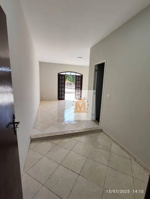 Sobrado com 3 quartos à venda, 260m2 em Sao Jose Dos Campos - SP - imagem 4 Foto 4 de Sobrado com 3 quartos à venda, 260m2 em Sao Jose Dos Campos - SP