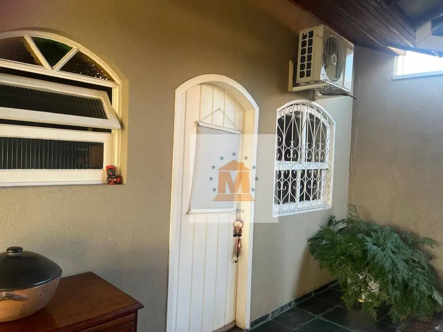 Foto 4 de Casa com 3 quartos à venda, 341m2 em Jardim Flórida, Jacarei - SP