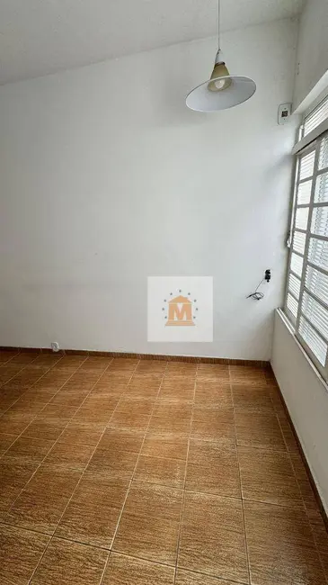 Foto 3 de Casa com 3 quartos à venda, 200m2 em Jardim Jacinto, Jacarei - SP