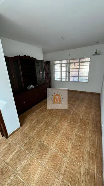 Foto 4 de Casa com 3 quartos à venda, 200m2 em Jardim Jacinto, Jacarei - SP