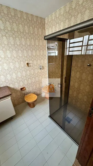 Foto 6 de Casa com 3 quartos à venda, 200m2 em Jardim Jacinto, Jacarei - SP
