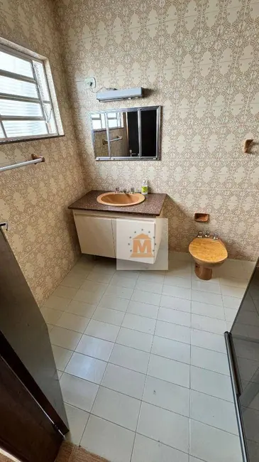 Foto 5 de Casa com 3 quartos à venda, 200m2 em Jardim Jacinto, Jacarei - SP