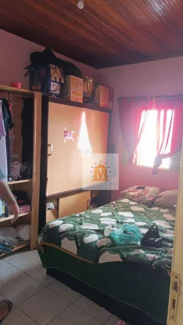 Foto 4 de Casa com 2 quartos à venda, 198m2 em Jardim Jacinto, Jacarei - SP