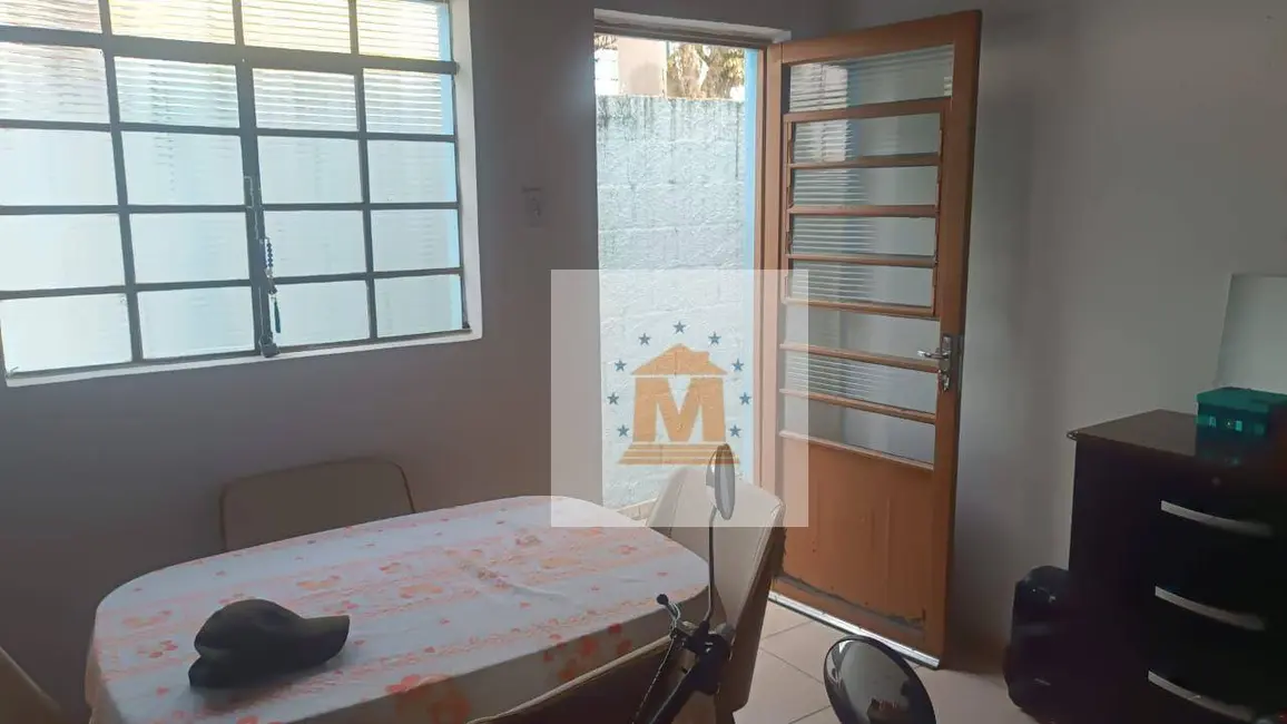 Foto 4 de Casa com 2 quartos à venda, 216m2 em Jardim Jacinto, Jacarei - SP