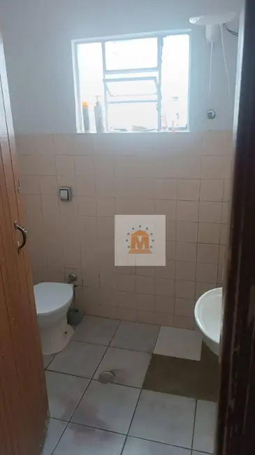 Foto 8 de Casa com 2 quartos à venda, 216m2 em Jardim Jacinto, Jacarei - SP