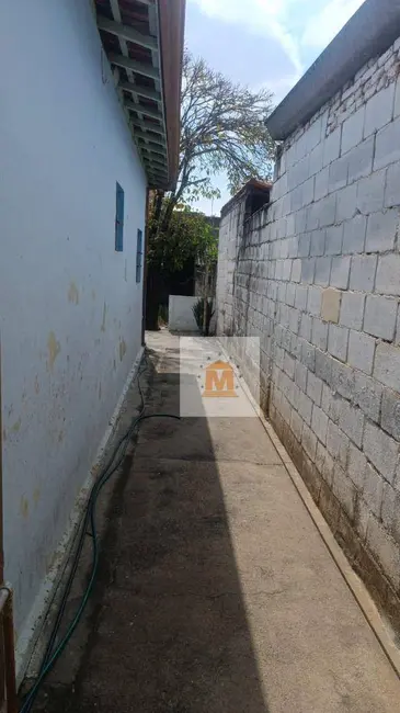 Foto 2 de Casa com 2 quartos à venda, 216m2 em Jardim Jacinto, Jacarei - SP