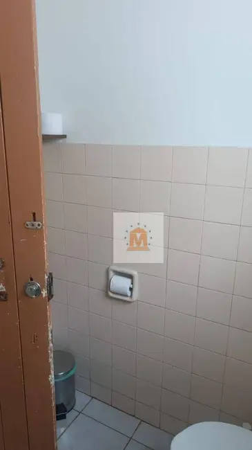 Foto 9 de Casa com 2 quartos à venda, 216m2 em Jardim Jacinto, Jacarei - SP