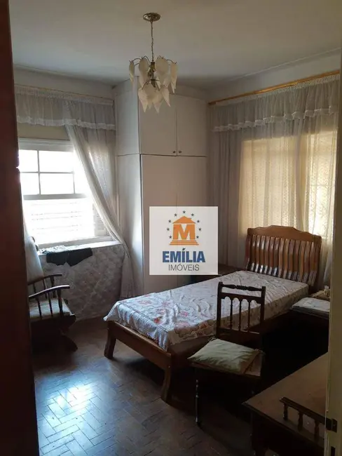 Foto 3 de Casa com 4 quartos à venda, 300m2 em Centro, Jacarei - SP