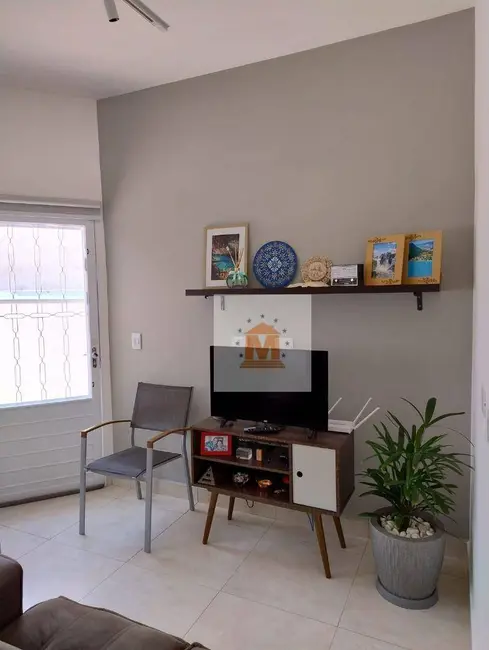 Foto 1 de Casa com 2 quartos à venda, 125m2 em Chácara Belo Horizonte, Taubate - SP