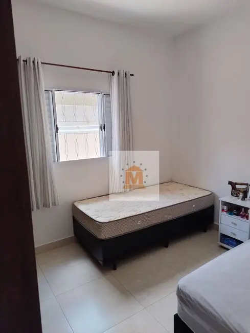 Foto 3 de Casa com 2 quartos à venda, 125m2 em Chácara Belo Horizonte, Taubate - SP