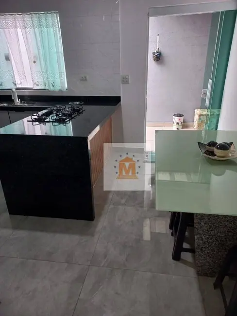 Foto 2 de Sobrado com 2 quartos à venda, 222m2 em Jacarei - SP