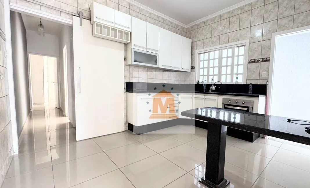 Foto 8 de Casa com 3 quartos à venda, 175m2 em Jacarei - SP
