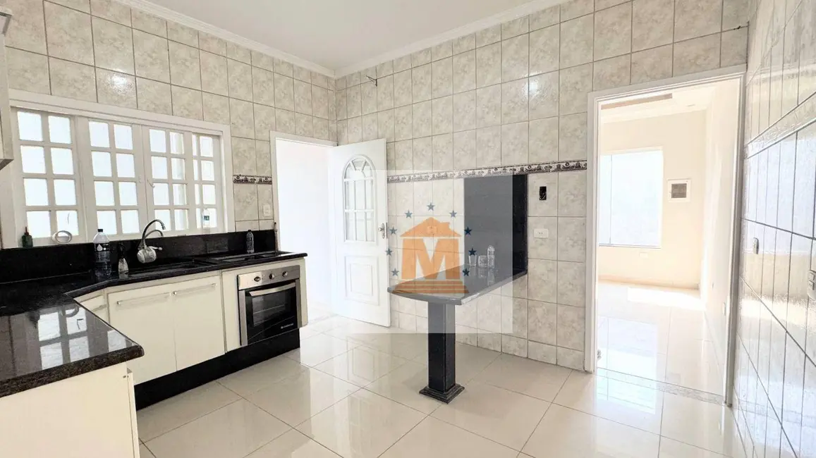 Foto 1 de Casa com 3 quartos à venda, 175m2 em Jacarei - SP