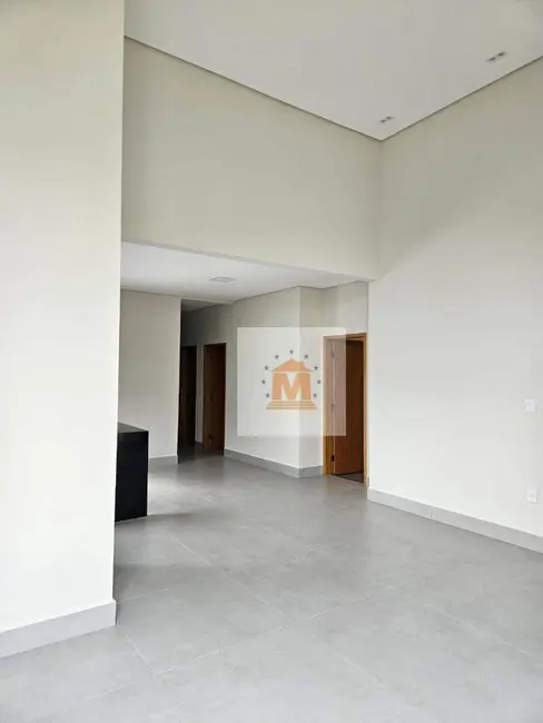 Foto 3 de Sobrado com 3 quartos à venda, 300m2 em Cacapava - SP