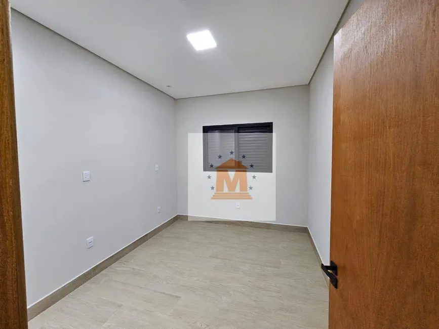 Foto 9 de Sobrado com 3 quartos à venda, 300m2 em Cacapava - SP