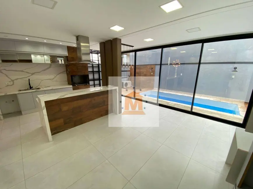 Foto 1 de Sobrado com 3 quartos à venda, 257m2 em Bandeira Branca, Jacarei - SP