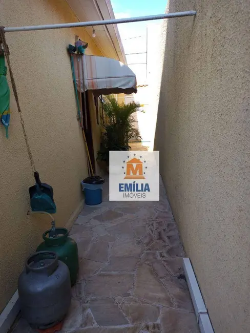 Foto 8 de Casa com 3 quartos à venda, 300m2 em Jardim Luiza, Jacarei - SP