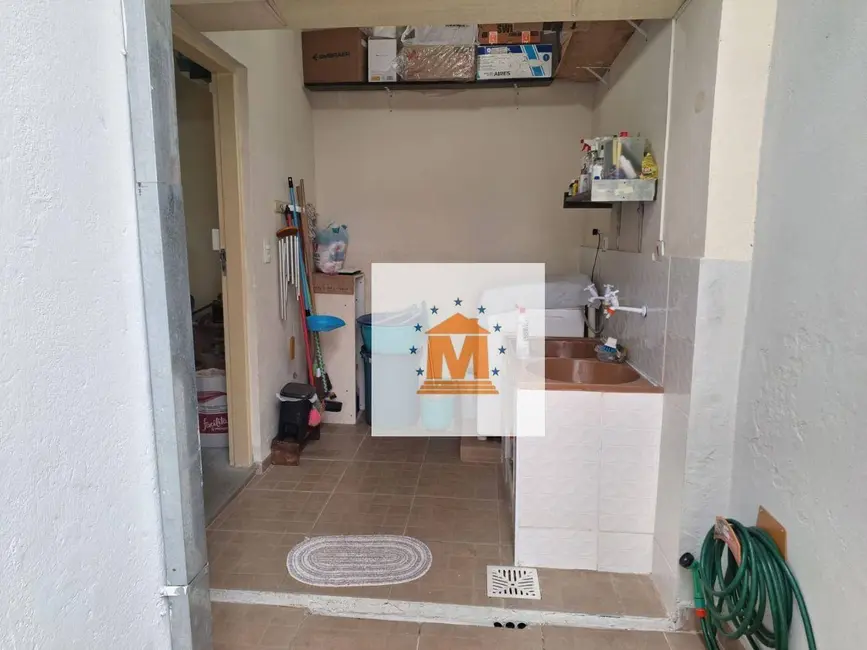 Foto 6 de Casa com 2 quartos à venda, 142m2 em Jardim Califórnia, Jacarei - SP