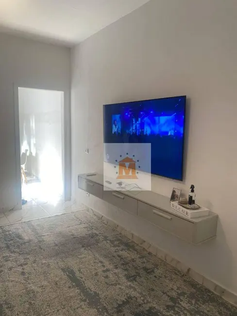 Foto 3 de Casa com 2 quartos à venda, 175m2 em Jardim Califórnia, Jacarei - SP