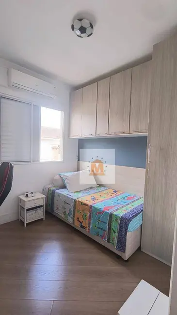 Sobrado com 3 quartos à venda em Jacarei - SP - imagem 7 Foto 7 de Sobrado com 3 quartos à venda em Jacarei - SP