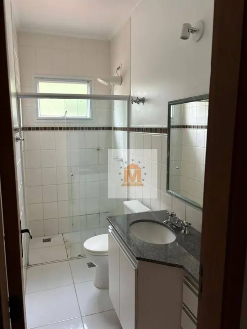 Sobrado com 3 quartos à venda, 180m2 em Cidade Jardim, Jacarei - SP - imagem 4 Foto 4 de Sobrado com 3 quartos à venda, 180m2 em Cidade Jardim, Jacarei - SP