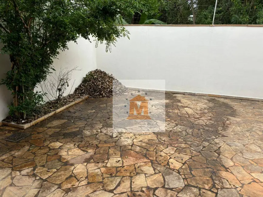 Sobrado com 3 quartos à venda, 180m2 em Cidade Jardim, Jacarei - SP - imagem 3 Foto 3 de Sobrado com 3 quartos à venda, 180m2 em Cidade Jardim, Jacarei - SP