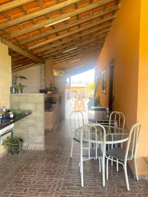 Chácara com 5 quartos à venda, 2158m2 em Veraneio Irajá, Jacarei - SP - imagem 7 Foto 7 de Chácara com 5 quartos à venda, 2158m2 em Veraneio Irajá, Jacarei - SP