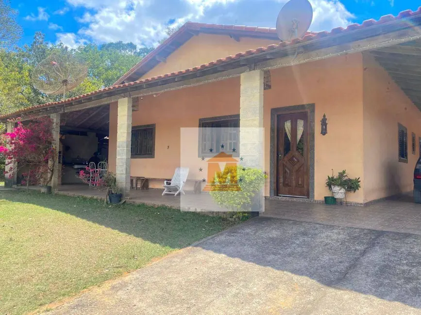 Chácara com 5 quartos à venda, 2158m2 em Veraneio Irajá, Jacarei - SP - imagem 1 Foto 1 de Chácara com 5 quartos à venda, 2158m2 em Veraneio Irajá, Jacarei - SP