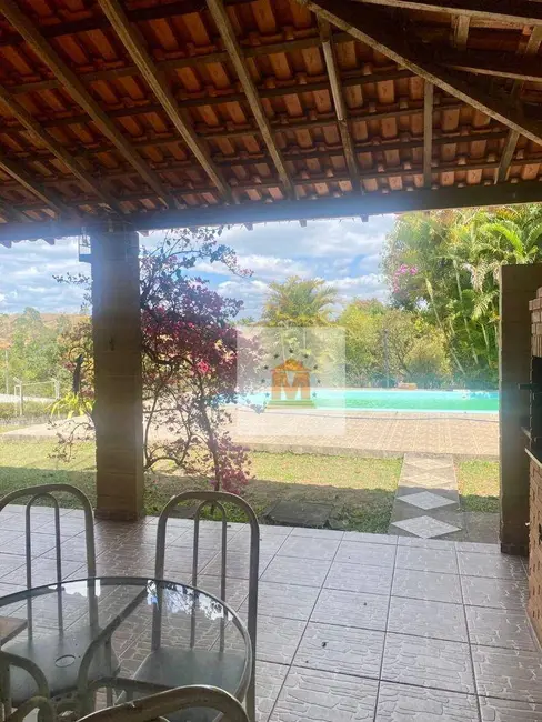 Chácara com 5 quartos à venda, 2158m2 em Veraneio Irajá, Jacarei - SP - imagem 3 Foto 3 de Chácara com 5 quartos à venda, 2158m2 em Veraneio Irajá, Jacarei - SP