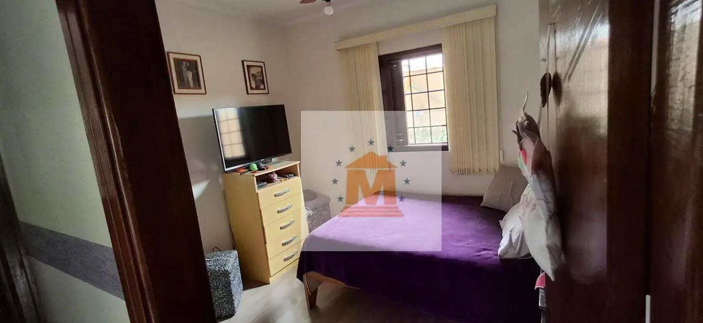 Casa com 3 quartos à venda, 250m2 em Jardim Emília, Jacarei - SP - imagem 9 Foto 9 de Casa com 3 quartos à venda, 250m2 em Jardim Emília, Jacarei - SP