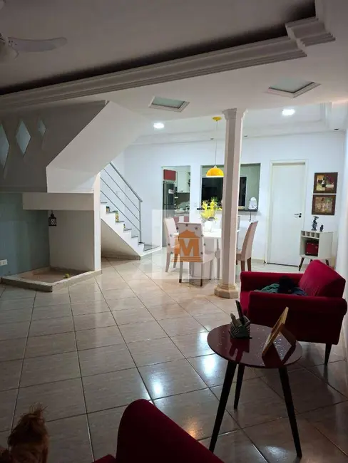 Foto 6 de Sobrado com 3 quartos à venda, 163m2 em Jardim Califórnia, Jacarei - SP