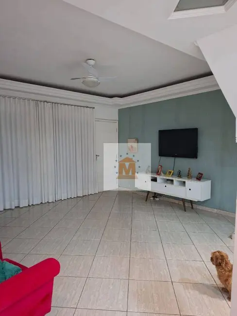 Foto 7 de Sobrado com 3 quartos à venda, 163m2 em Jardim Califórnia, Jacarei - SP