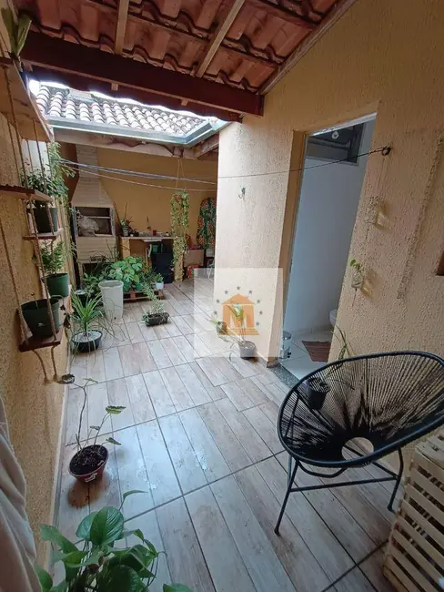 Foto 2 de Sobrado com 2 quartos à venda em Jardim Jacinto, Jacarei - SP
