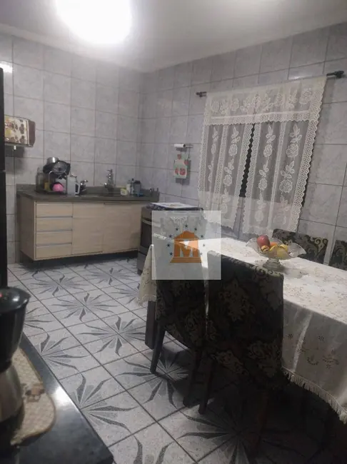 Casa com 3 quartos à venda, 125m2 em Jardim das Oliveiras, Jacarei - SP - imagem 2 Foto 2 de Casa com 3 quartos à venda, 125m2 em Jardim das Oliveiras, Jacarei - SP