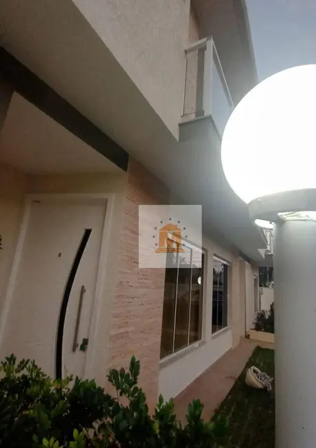 Sobrado com 2 quartos à venda, 87m2 em Massaguaçu, Caraguatatuba - SP - imagem 8 Foto 8 de Sobrado com 2 quartos à venda, 87m2 em Massaguaçu, Caraguatatuba - SP