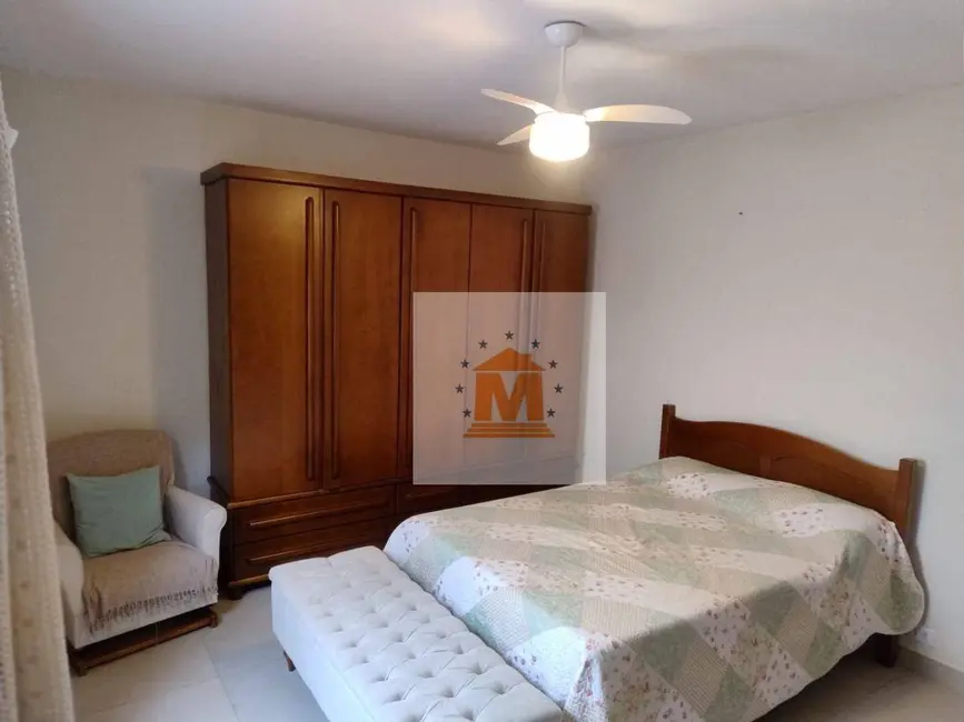 Foto 2 de Casa com 2 quartos à venda, 200m2 em Jardim Jacinto, Jacarei - SP